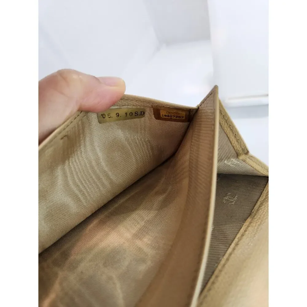 Chanel Vintage Beige‎ Leather Wallet Clutch Authentic CC Logo Snap Closure